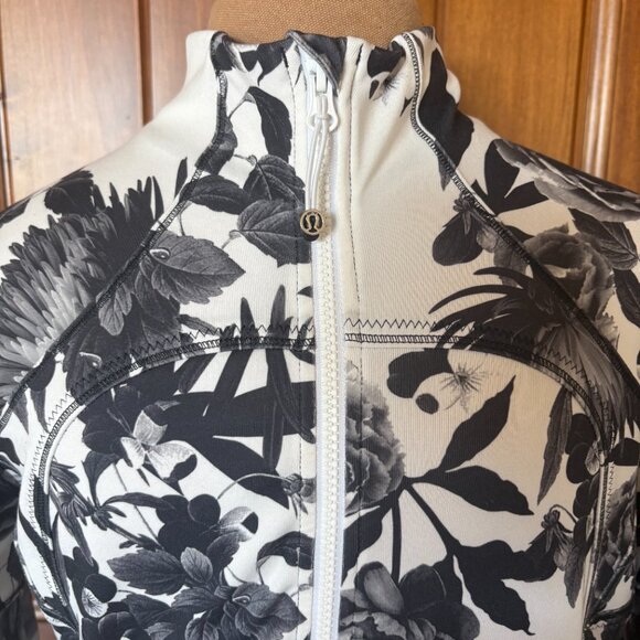 Lululemon Jacket - Picture 2 of 6